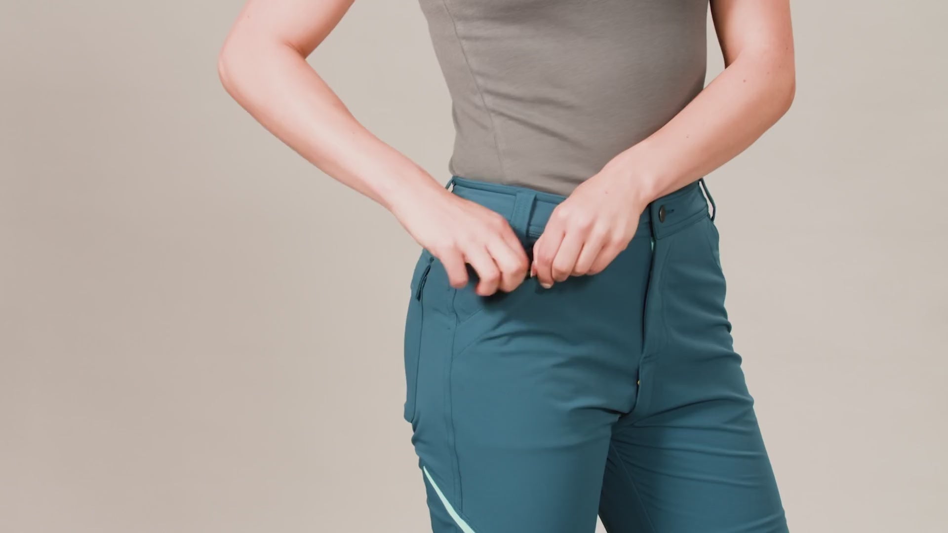 Video of Gnara showing the featurs of the Gnara go there pants
