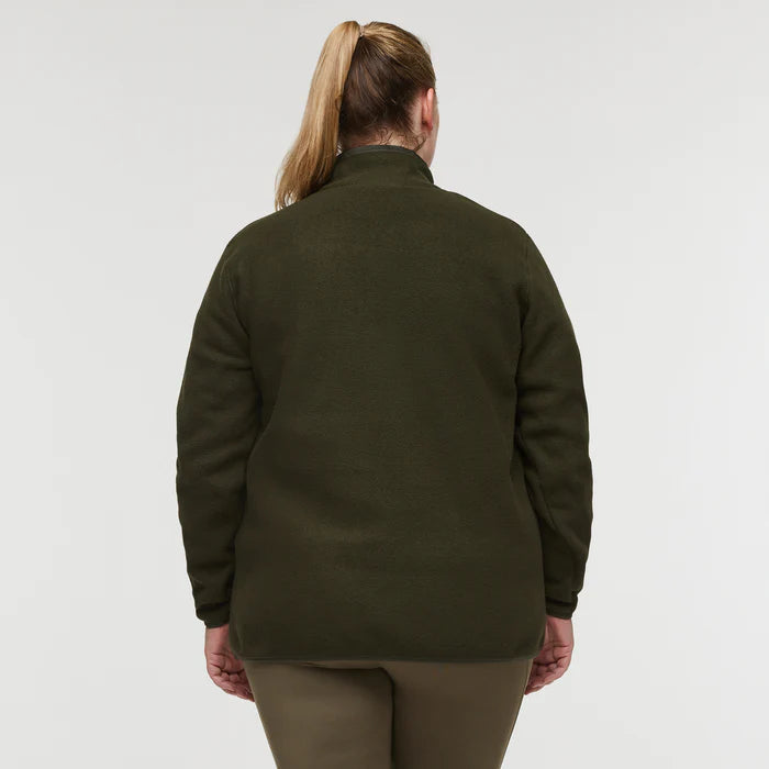 Plus size woman back view of Woman wearing Cotopaxi Teca Fleece Plus Size Pullover in Pine Tree