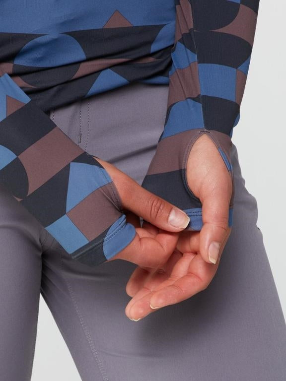 Thumbhole view of Mountain Hardwear Crater Lake Plus Size LS Hoody in Blue Quartz